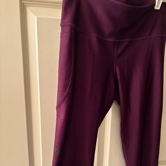 Under Armour Maroon 7/8 Leggings (1 pocket) - Picture 5 of 5